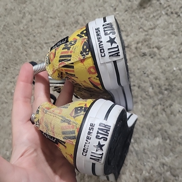 Andy Warhol Brillo Foundation Converse in very good condition. Women's size 9.5 - Picture 4 of 10